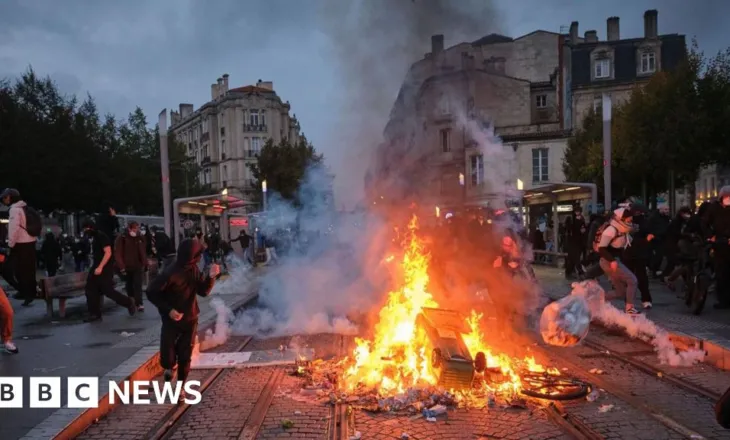 Pothuajse 1000 të arrestuar pas përleshjeve në një tjetër ditë protestash masive në Francë