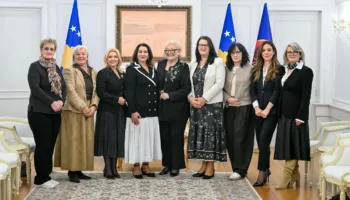 Presidentja Shiroka-Pula takon përfaqësueset e strehimoreve, diskuton për mbrojtjen e grave nga dhuna