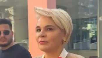 “Procesi do vijonte pa avokat”/ Pas shtyrjes së seancës, Kryemadhi: Qesharake, mua s’më intereson që…