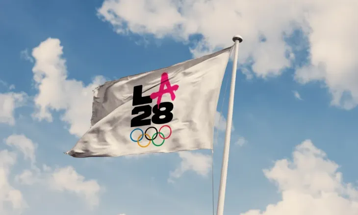 Producentja e filmave “fantazi” do të organizojë ceremoninë e hapjes së Lojërave Olimpike “Los Anxhelos 28”