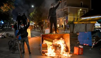 PROTESTA, DHUNË DHE PËRGJEGJËSI! Martin Leka me mesazh të prerë: “Shtetin duhet ta ruajë çdo njeri!”