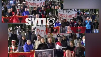 Protesta e 124-të/ Qytetarët mblidhen në Sheshin Skënderbej, nis marshimi drejt Kryeministrisë