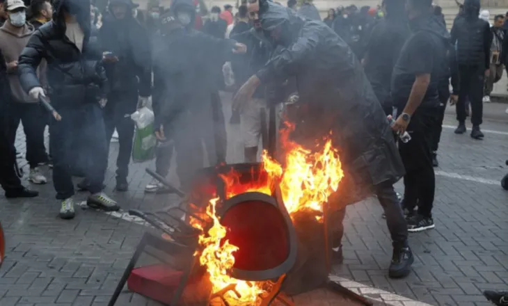 Protesta e 13-të, Policia: 9 të arrestuar, edhe një shtetas gjerman! 20-vjeçari thyen ‘arrestin shtëpiak’ dhe shkon në tubim (EMRAT)