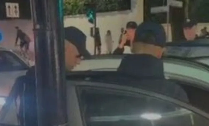 Protesta e 135-të në Tiranë, policia shoqëron dy aktivistë (EMRAT+VIDEO)