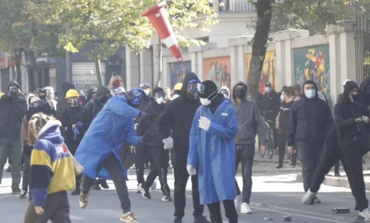 Protesta e dhunshme, Gjykata e Tiranës liron një tjetër të arrestuar nga Policia (EMRI)