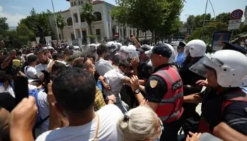 Protesta e dhunshme para Parlamentit, Policia arreston 3 persona, 6 të tjerë procedohen penalisht!