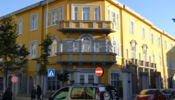 Protesta e studentëve-Drejtoritë e gjimnazeve mesazh prindërve: Mbledhje urgjente në orën 13:30