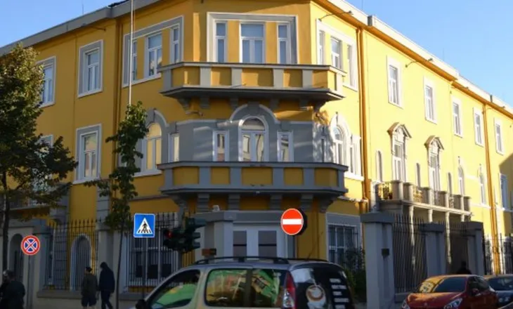 Protesta e studentëve-Drejtoritë e gjimnazeve mesazh prindërve: Mbledhje urgjente në orën 13:30