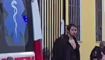 Protesta e studentëve në Tiranë, policia prangos një të ri pranë hyrjes së institucionit