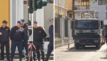 Protesta e studentëve, prani e shtuar e policisë te Ministria e Arsimit, në gatishmëri edhe autoboti i ujit