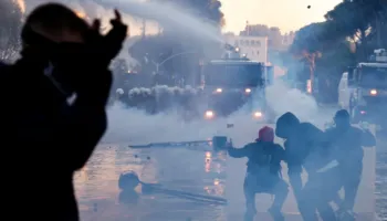 Protesta, Gjykata e Tiranës liron 18 protestuesit