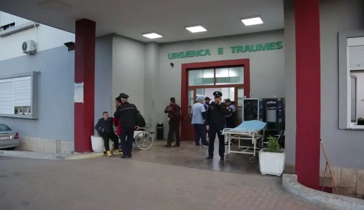 Protesta këtë mbrëmje, të plagosur te Spitali i Traumës. 4 kalimtarë dhe 1 efektiv