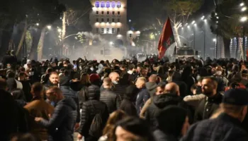 Protesta kombëtare sot në Tiranë/ Studentët, pedagogët dhe sindikatat në shesh, PD thirrje shqiptarëve të bashkohen në orën 12:00
