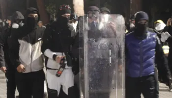Protesta në Tiranë/ Arrestohen 9 persona dhe 20 të tjerë shpallen në kërkim, në pranga edhe një gjerman