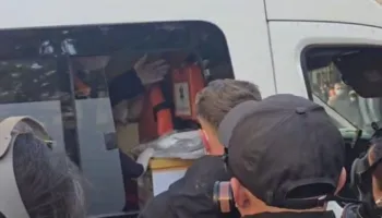 Protesta në Tiranë, Malaj reagon pas bllokimit të autoambulancës: Çdo vonesë mund të kushtojë jetë