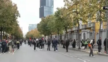 Protesta në Tiranë, studentët dhe pedagogët mblidhen para Ministrisë së Arsimit, situatë e qetë!