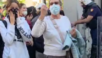 Protesta nis me tensione: “Duam revolucion, nuk e duam më Edi Ramën kryeministër”