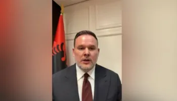 Protesta para Ministrisë së Arsimit, reagon ministri Demo: Dhuna nuk justifikohet, por çdo veprim i Policisë duhet të jetë proporcional!