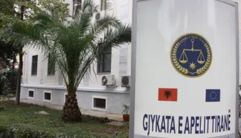 Protesta ‘paralizon’ Tiranën! Gjykata e Apelit njofton personelin të largohen nga institucioni