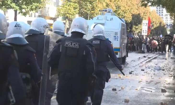 PROTESTA/ Policia del me shkresë: Efektivët të identifikohen përmes numrit, jo kontroll telefonash në tubim