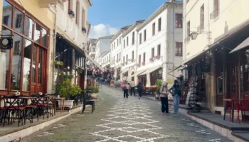 “Protesta tkurri turizmin”- Dhoma e Tregtisë Gjirokastër: Kemi shumë anulime rezervimesh! (VIDEO)