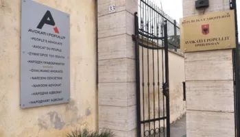 Protestat, Avokati i Popullit nis monitorimin në komisariate dhe spitale: Verifikohen të drejtat e të shoqëruarve