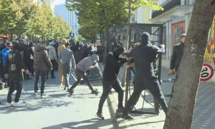 Protestat e dhunshme, dalin sot para gjykatës së Tiranës 58 prej protestuesve