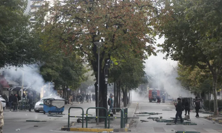 Protestat e dhunshme në Tiranë, arrestohen dy të rinj nga Kosova: Jemi simpantizantë të Albin Kurtit. Erdhëm ta rrëzojmë Ramën