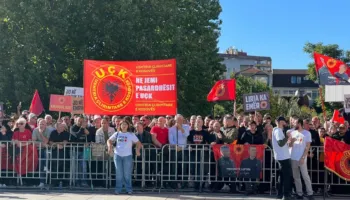 Protestat kundër dënimit të ish-krerëve të UÇK, BE: Tubimet paqësore, e drejtë themelore në një shoqëri demokratike