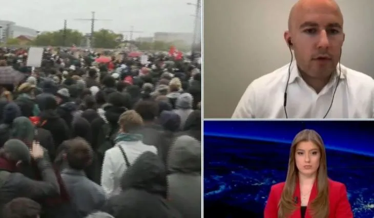 Protestat në Francë këtë herë pa dhunë, eksperti: Reflektim i së majtës ekstreme