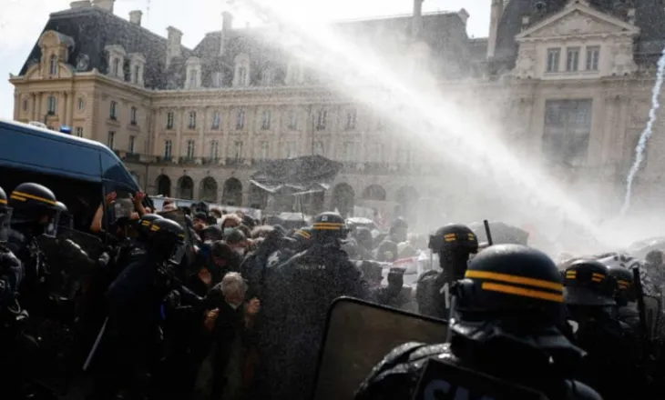 Protestat në Francë/ Qeveria angazhon 3,000 mësues zëvendësues, studentët paralajmërojnë vijimin e demonstratave