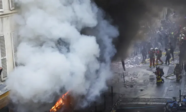 Protestat në Paris/ Një demonstrues humb jetën, arrestohen 855 persona