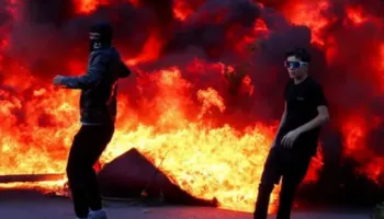 Protestat në Tiranë, BBC: Studentët në revoltë kundër qeverisë, përplasen me policinë