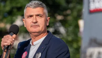 Protestat që u kthyen në lëvizje politike/ Kardiologu që pritet të bëhet kryeministër i Serbisë