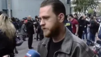 Protestuesi ironizon Ramën pas paralajmërimeve për masa ndëshkuese: Jam më i shqetësuar që nuk do hipi në tren!