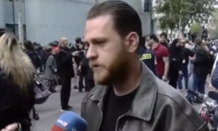 Protestuesi ironizon Ramën pas paralajmërimeve për masa ndëshkuese: Jam më i shqetësuar që nuk do hipi në tren!