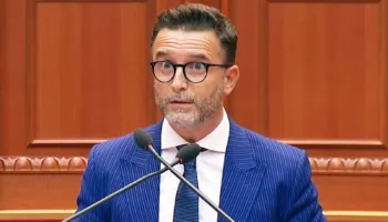 Protestuesi tentoi ta godiste/ Braçe: Dëgjova sharje dhe fyerje…
