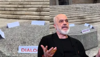 Protestuesit i dogjën ‘karriget e dialogut’, Rama ‘shtron’ sofrën e gurtë para Kryeministrisë (VIDEO)