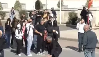 Protestuesit refuzojnë sërish dialogun me Ramën, hiqen 6 stolat prej guri te Kryeministria