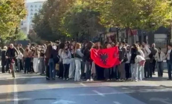 Protestuesit refuzuan PD në Protestë, reagon Gazment Bardhi