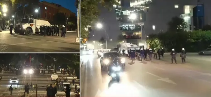 Protestuesit shpërndahen në disa drejtime, ndezin koshat e mbeturinave në rrugë, Policia i ndjek me makina dhe shoqëron disa prej tyre