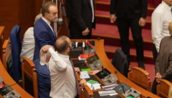 PS kërkon përjashtimin për sulmin në Parlament, reagon Bardhi: Jo 60 ditë, por bëjeni 4 vjet! Frikën e Ramës nuk keni për ta zhdukur dot!