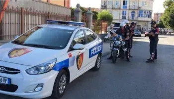 “Pse i shkruan motrës në Instagram”/ Vëllezërit i zënë pritë dhe dhunojnë policin në Krujë, shpallen në kërkim (EMRI)