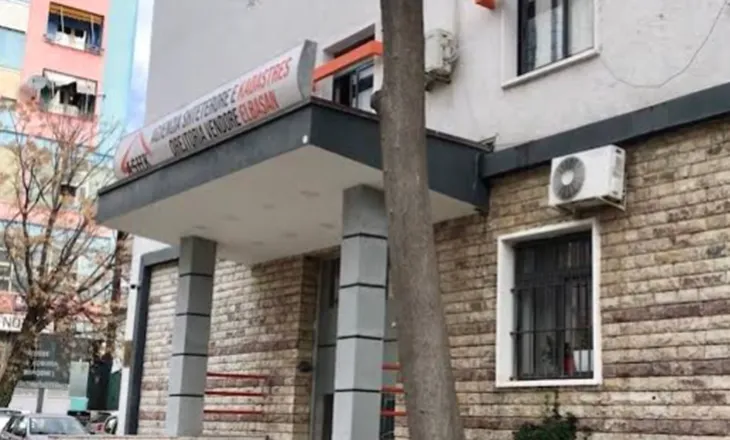Qëndroi vetëm disa orë në detyrë, Everest Kazheli jep dorëheqjen si drejtor i Kadastrës në Elbasan