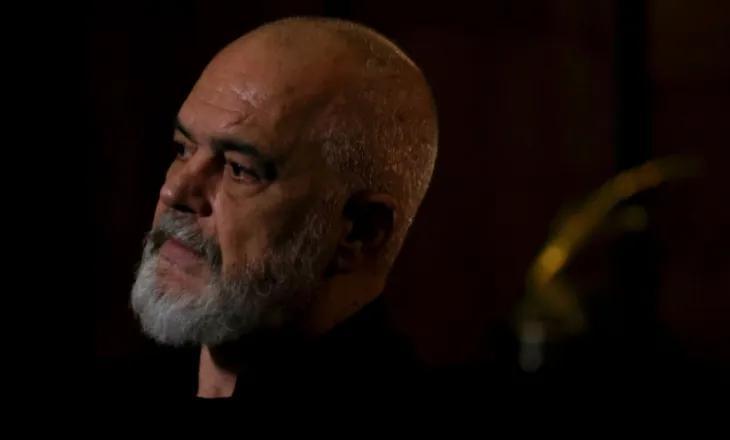 “Qeveria ndryshon me zgjedhje, jo me molotov!”- Rama flet për mediat greke rreth protestave: Nuk dorëzohem, s’e jap dorëheqjen! Një pakicë mendon se djegia…