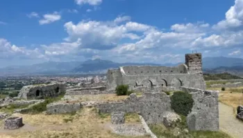 Qeveria nxjerr në konkurrim hapësirat e katër kalave historike, përdorimi deri në 20 vjet