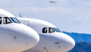 Qielli shqiptar më i ngarkuar/ Më shumë pasagjerë dhe mallra, turizmi dhe low-cost shtyjnë përpara transportin ajror