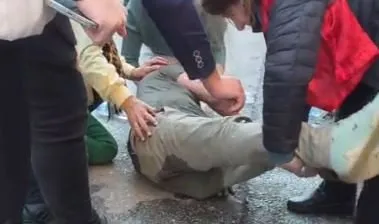 Qytetari humb ndjenjat nga gazi lotsjellës para Kryeministrisë