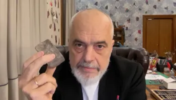 Rama: 200-300 protestues të maskuar janë paguar për dhunë, gurët ndaj policisë janë armë vdekjeprurëse