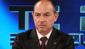 “Rama, fotokopje e Berishës në 1997”, Gjinishi: Protestat janë produkt i arrogancës së kryeministrit